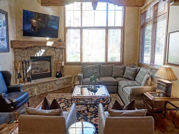 Avon Luxury Vacation Rental Home 10 Guests Mountain Views