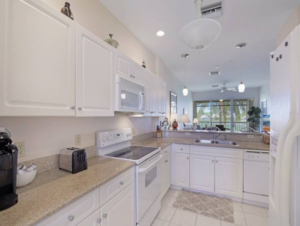 Naples Vacation Condo Sleeps Six Guests With Communal Pool