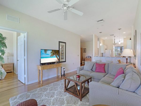 Naples Vacation Condo Sleeps Six Guests With Communal Pool