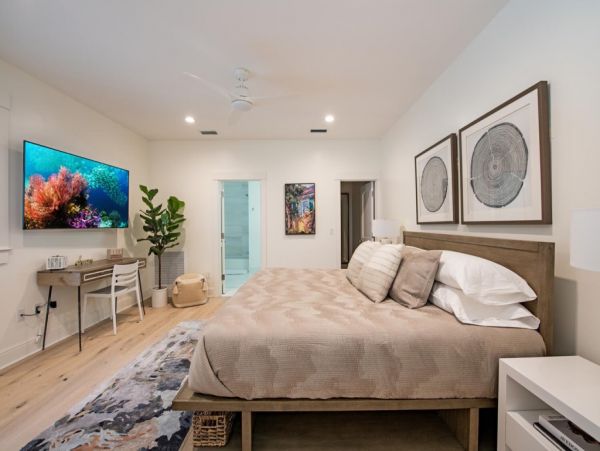 Naples Luxury Vacation Rental - Old Naples Beach House with Private Pool & Spa
