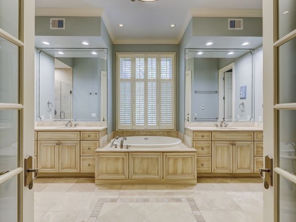 Luxury Hilton Head Vacation Rental - Five Bedroom Beach House with Pool & Spa