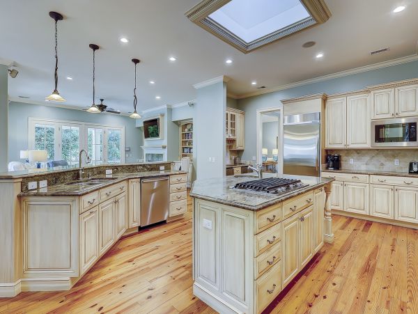 Luxury Hilton Head Vacation Rental - Five Bedroom Beach House with Pool & Spa