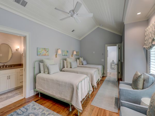 Luxury Vacation Home Walk To Beach In Hilton Head