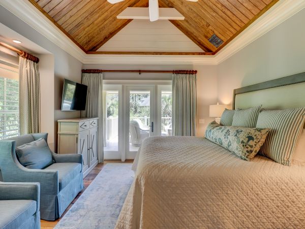 Luxury Vacation Home Walk To Beach In Hilton Head