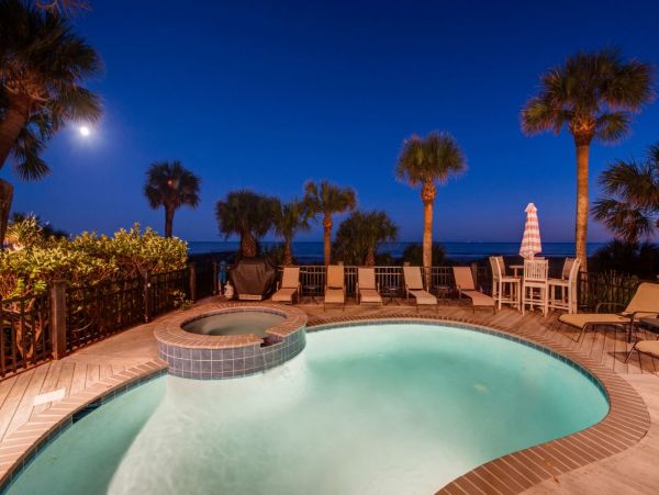 Luxury Oceanfront Vacation Home in Hilton Head 20 Guests