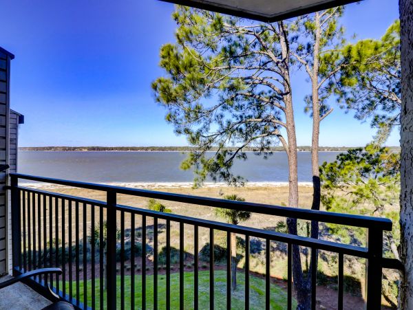 Hilton Head Water View Vacation Condo for 8