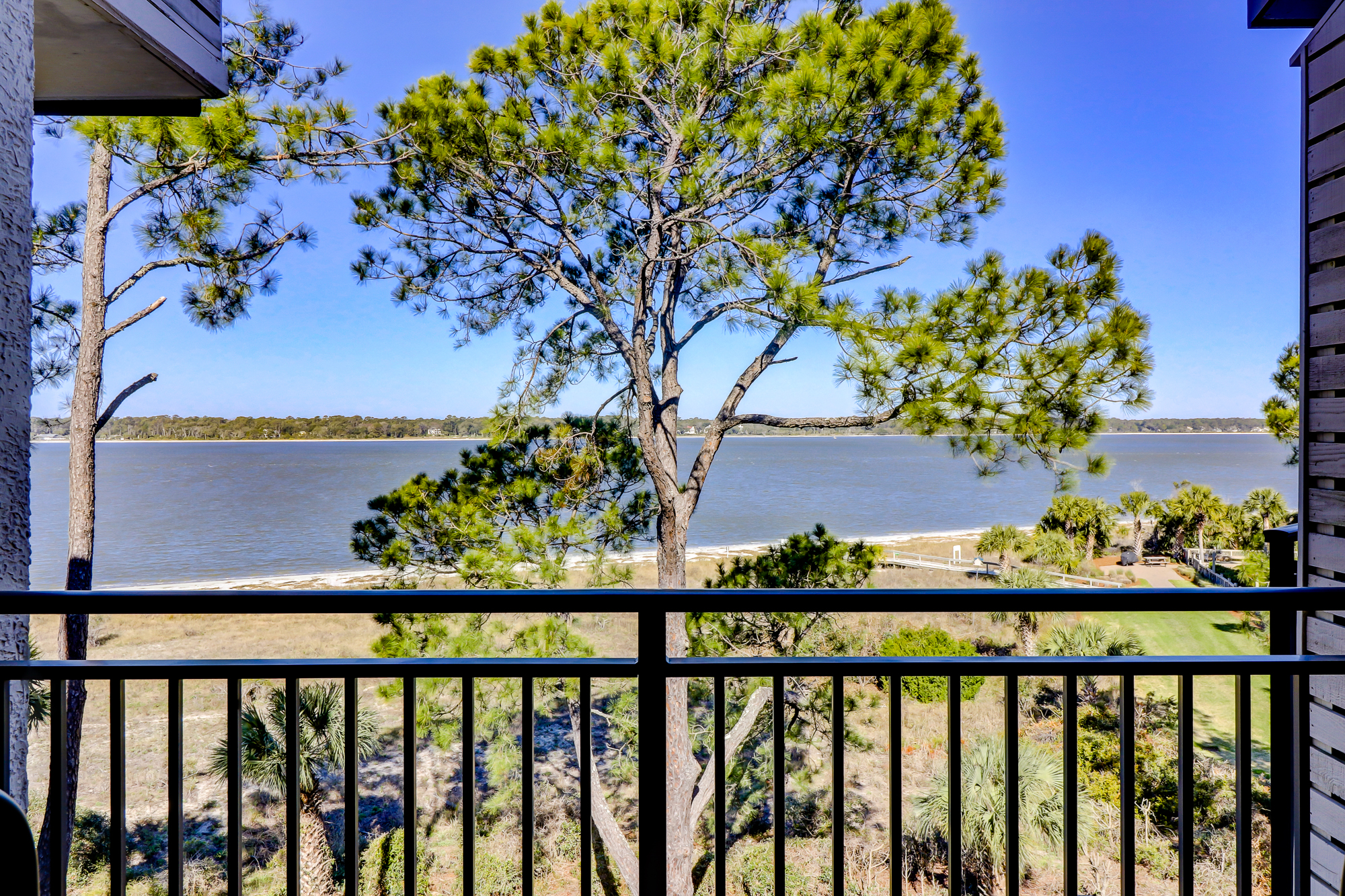 Hilton Head Water View Vacation Condo for 8