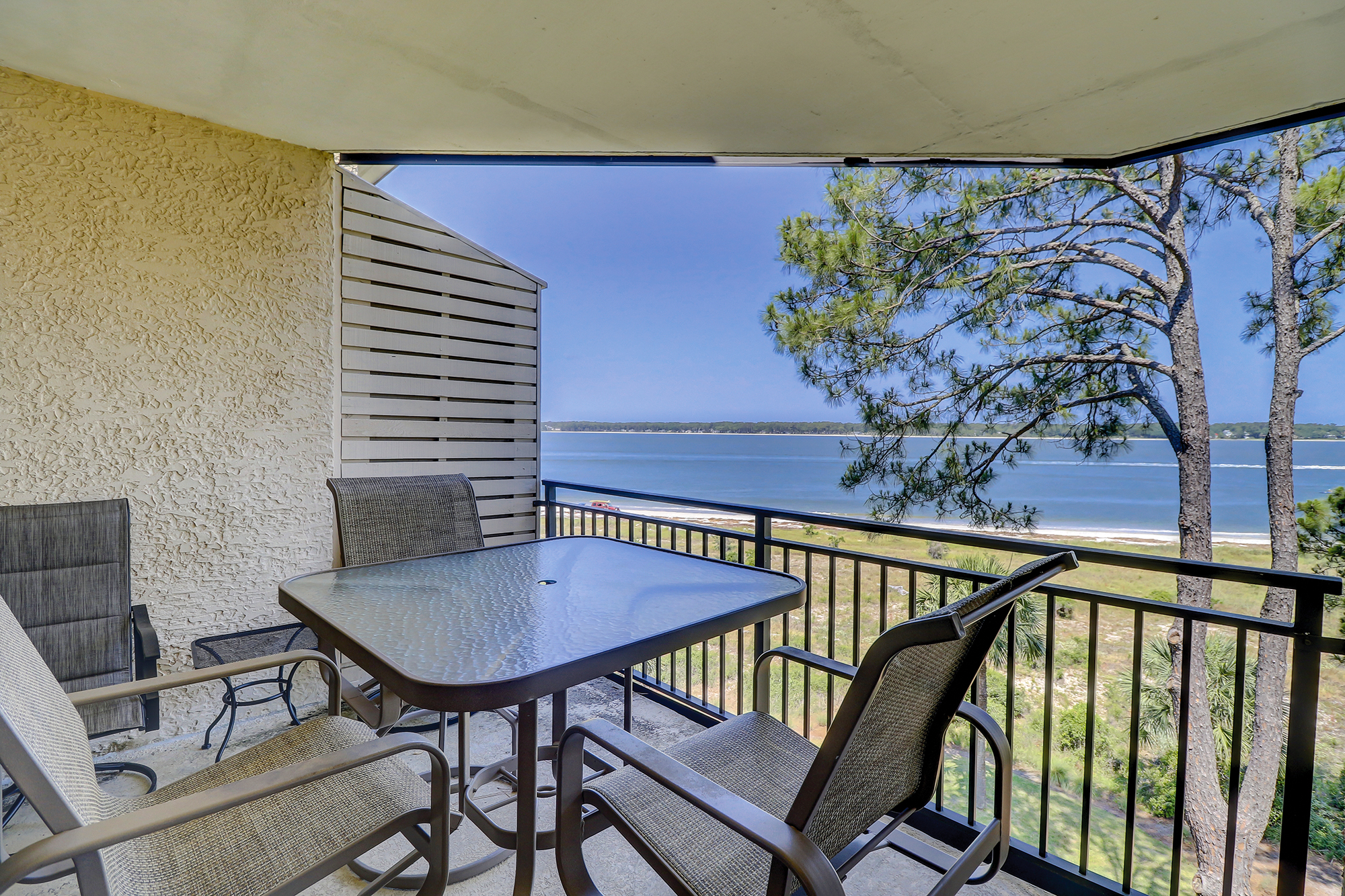 Hilton Head Water View Vacation Condo for 8