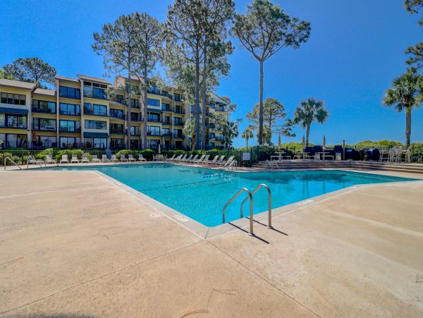 Hilton Head Water View Vacation Condo for 8
