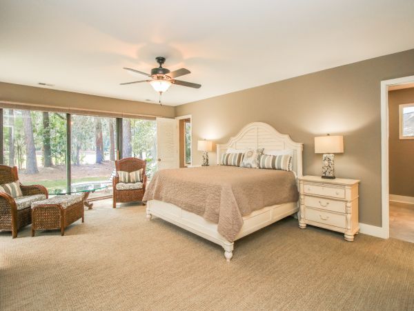 Five Bedroom Pool Home Sleeps Sixteen Guests