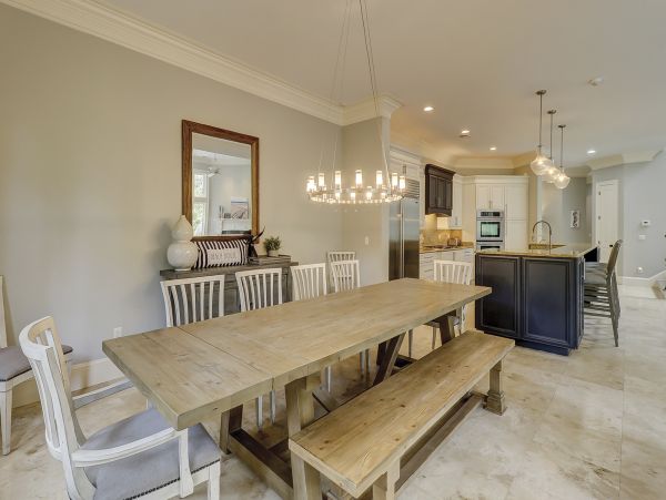 Beautiful Vacation Home With Private Pool & Close To Beach