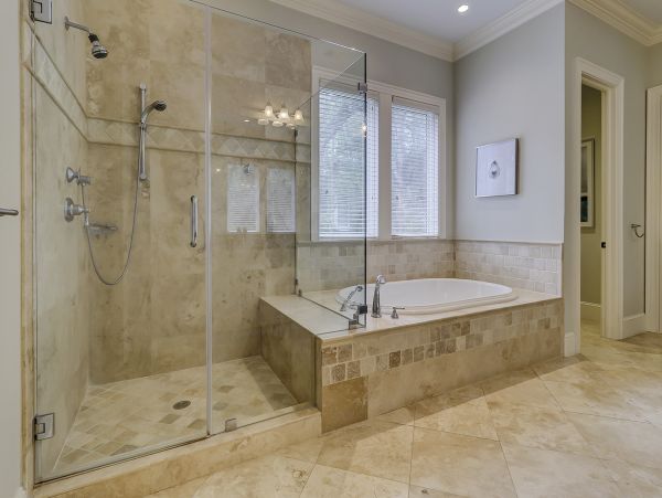 Beautiful Vacation Home With Private Pool & Close To Beach