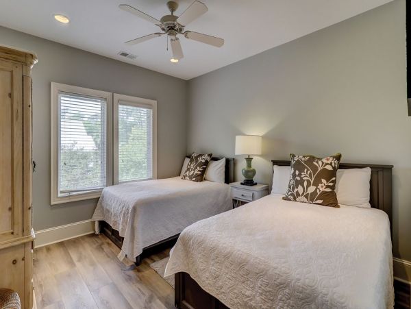 Beautiful Vacation Home With Private Pool & Close To Beach