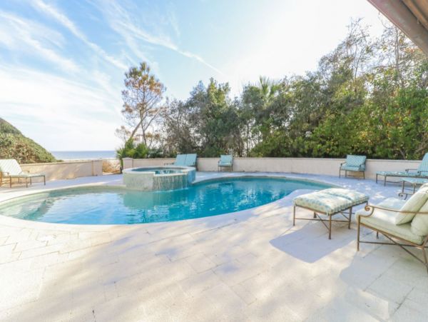 Oceanfront Vacation Home Six Bedroom In Hilton Head