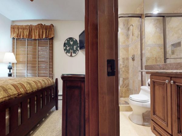 Lionshead Luxury Condo rental