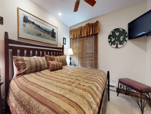 Lionshead Luxury Condo rental