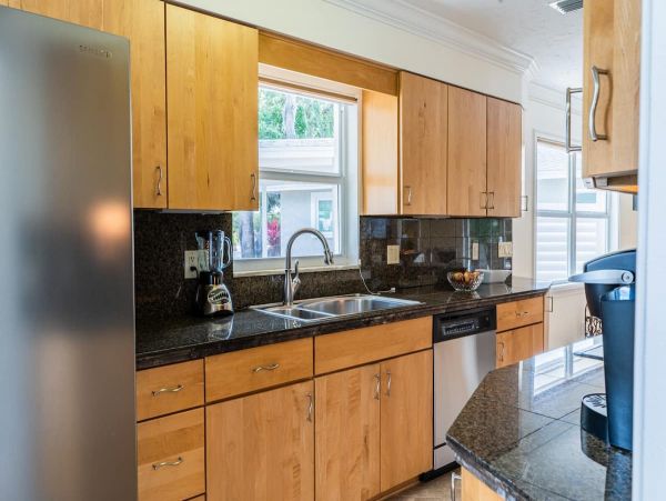 Walk to Beach Beautiful Vacation Home in Siesta Key