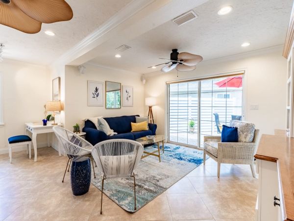 Walk to Beach Beautiful Vacation Home in Siesta Key