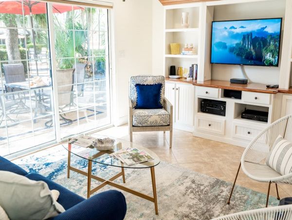 Walk to Beach Beautiful Vacation Home in Siesta Key