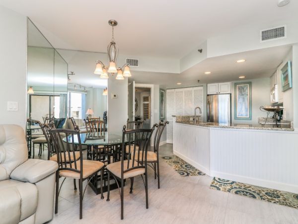 Vacation Rental Condo Located at Beach 8 Guests