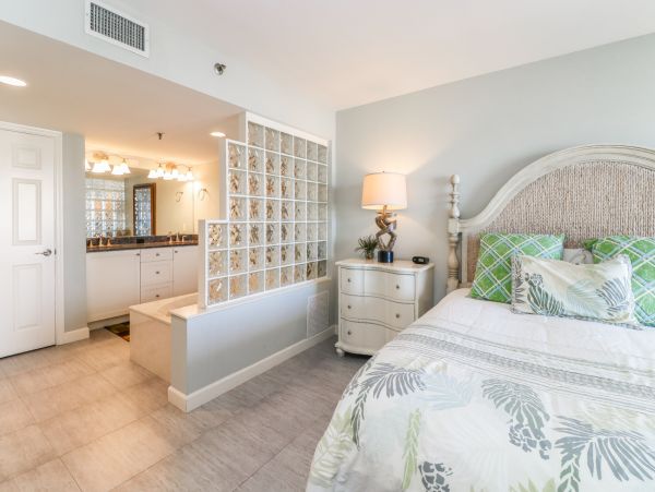 Vacation Rental Condo Located at Beach 8 Guests