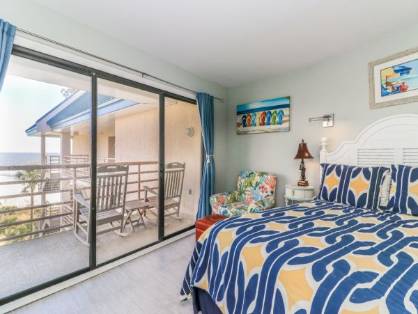 Vacation Rental Condo Located at Beach 8 Guests