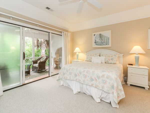 Hilton Head Pet Friendly Vacation Rental Four Bedroom Luxury Beach Home with Pool