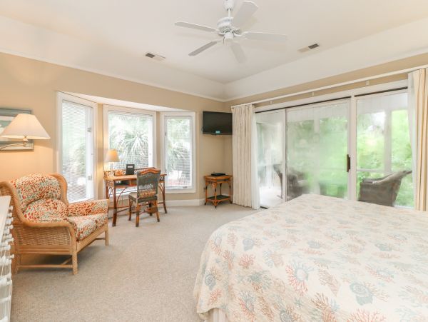 Hilton Head Pet Friendly Vacation Rental Four Bedroom Luxury Beach Home with Pool