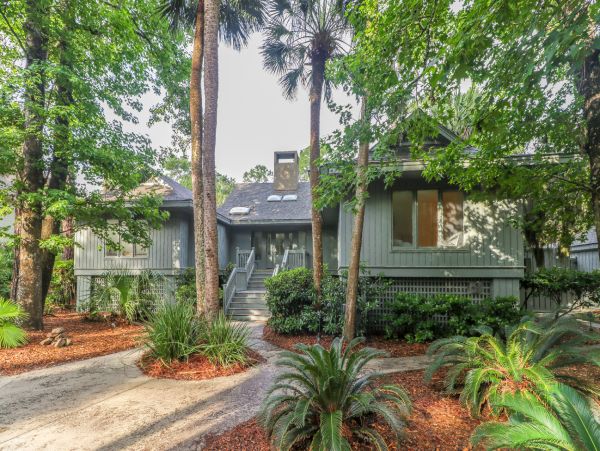Hilton Head Pet Friendly Vacation Rental Four Bedroom Luxury Beach Home with Pool