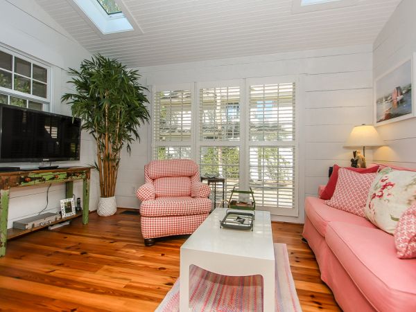 Main House & Separate Guest House in Hilton Head