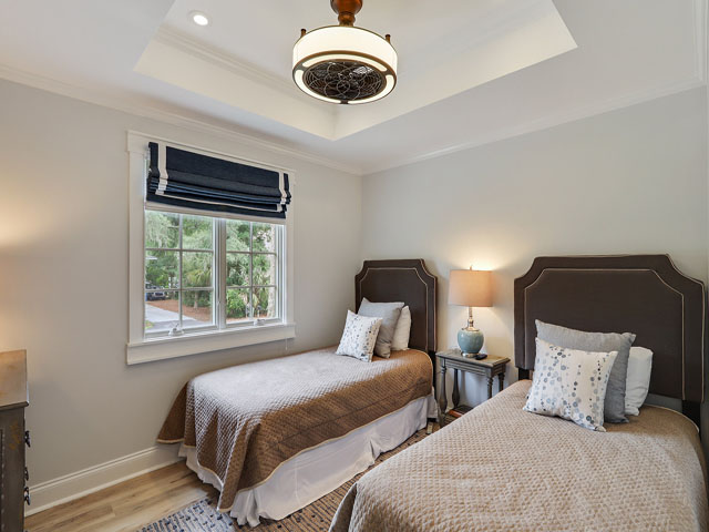 Hilton Head Luxury Vacation Accommodation Walk to Beach