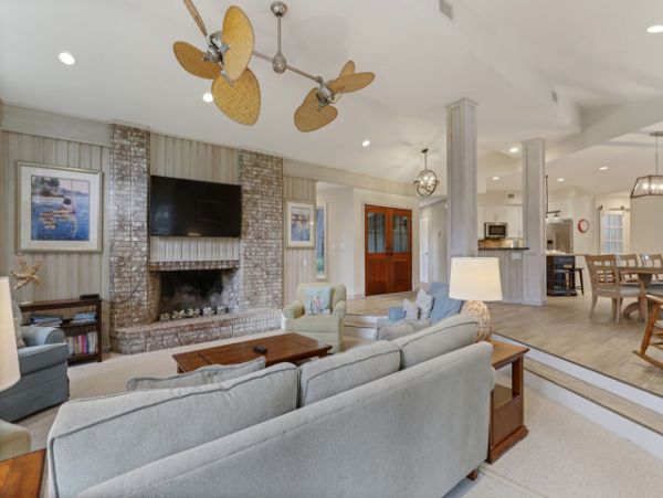 Charming Four Bedroom Hilton Head Vacation Rental Walk to Beach