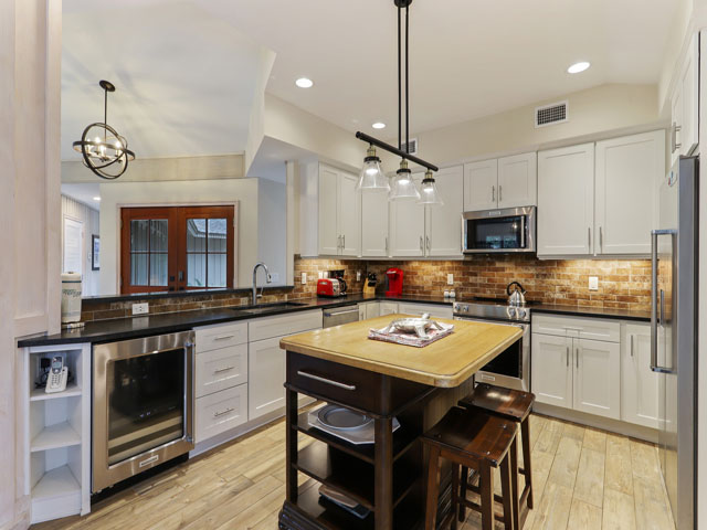 Charming Four Bedroom Hilton Head Vacation Rental Walk to Beach