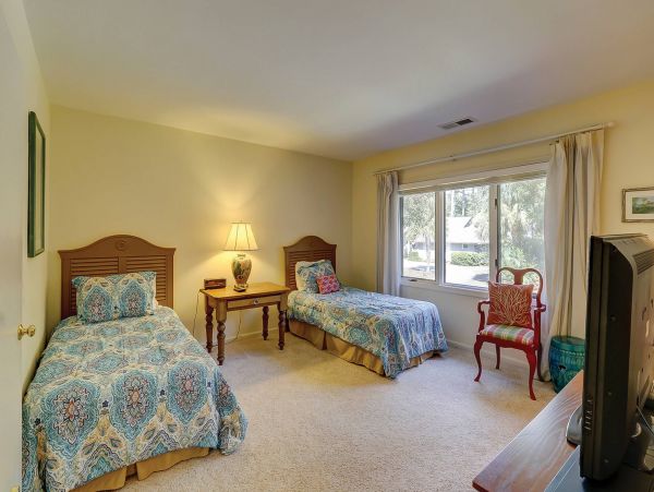 Hilton Head 3 Bedroom Home Sleeps 10 Walk to Beach