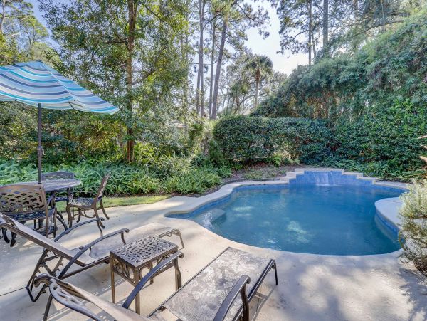 Hilton Head 3 Bedroom Home Sleeps 10 Walk to Beach