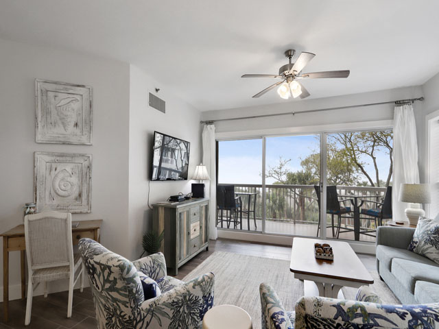 Lovely 2 Bedroom Condo with Ocean Views