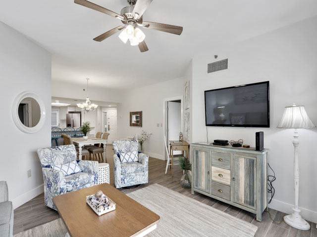 Lovely 2 Bedroom Condo with Ocean Views