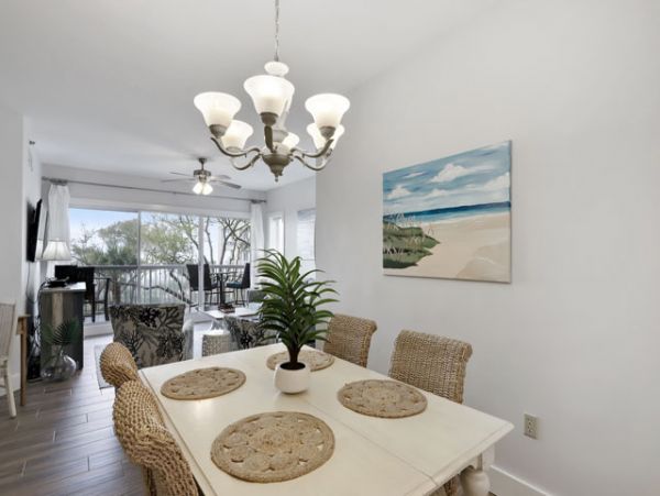 Lovely 2 Bedroom Condo with Ocean Views