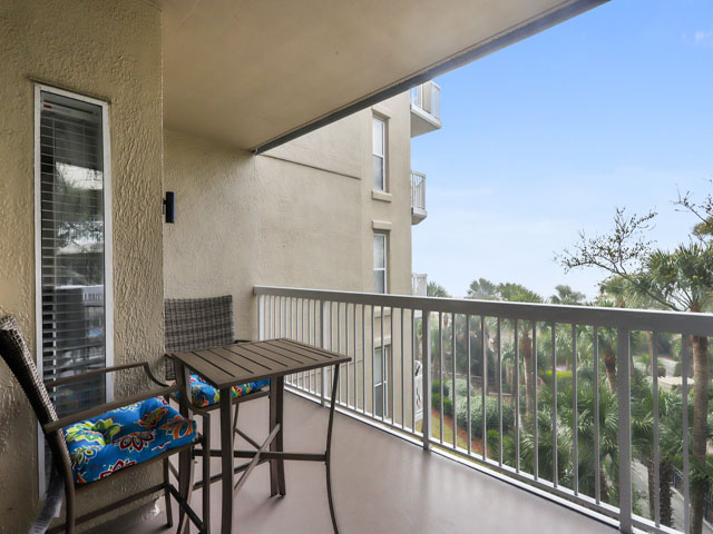 Lovely 2 Bedroom Condo with Ocean Views