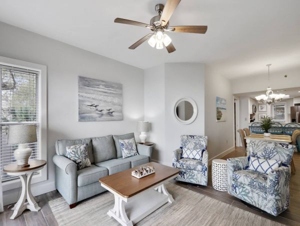 Lovely 2 Bedroom Condo with Ocean Views
