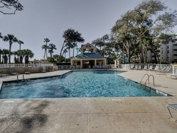 Lovely 2 Bedroom Condo with Ocean Views