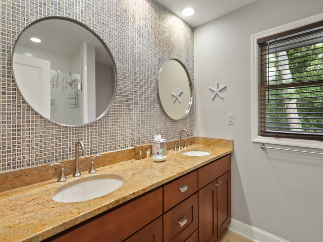Hilton Head Luxury Vacation Accommodation Walk to Beach