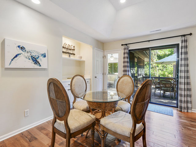 Walk To Harbour Town Beach Home