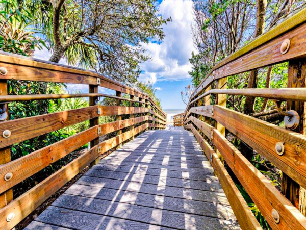 Hilton Head Vacation Accommodation Walk to Beach