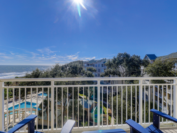 Beautiful Vacation Condo with 2 Bedrooms & Ocean Views