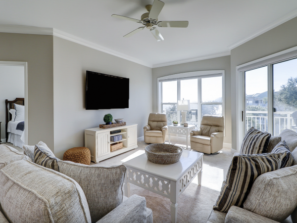 Beautiful Vacation Condo with 2 Bedrooms & Ocean Views