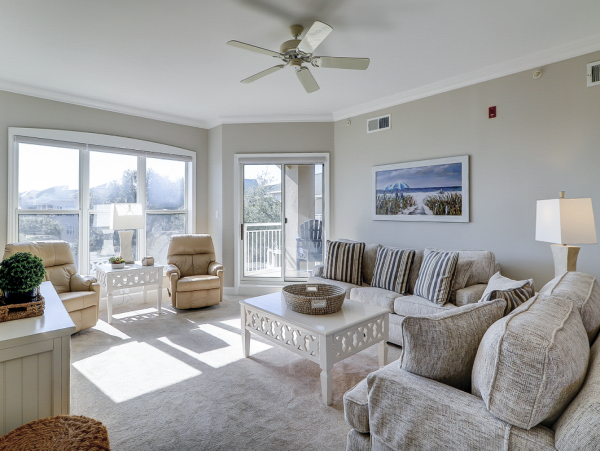 Beautiful Vacation Condo with 2 Bedrooms & Ocean Views