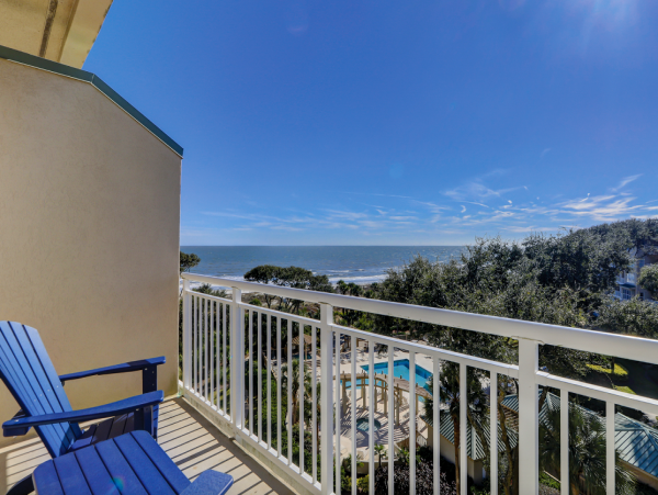 Beautiful Vacation Condo with 2 Bedrooms & Ocean Views