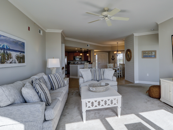Beautiful Vacation Condo with 2 Bedrooms & Ocean Views