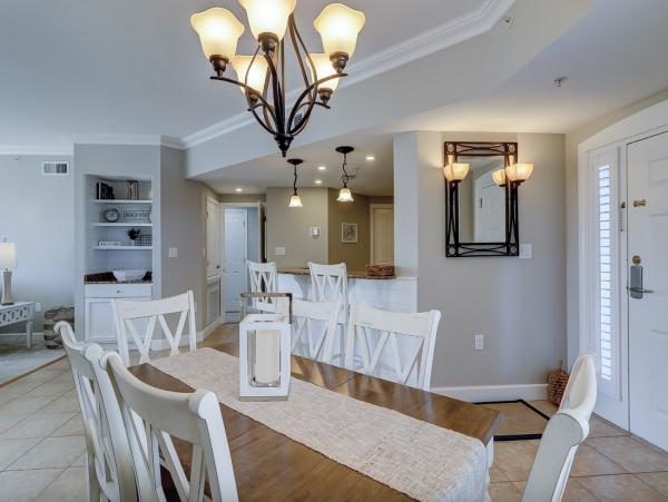 Beautiful Vacation Condo with 2 Bedrooms & Ocean Views